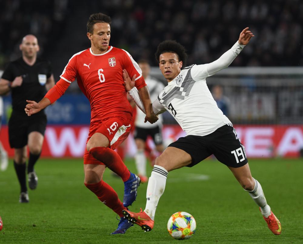 赛地聚焦:法甲关键时刻热度飙升;莱比锡内部沟通;更衣室稳定;数据趋势出现新变化 赛地聚焦:法甲关键时刻热度飙升;莱比锡内部沟通;更衣室稳定;数据趋势出现新变化