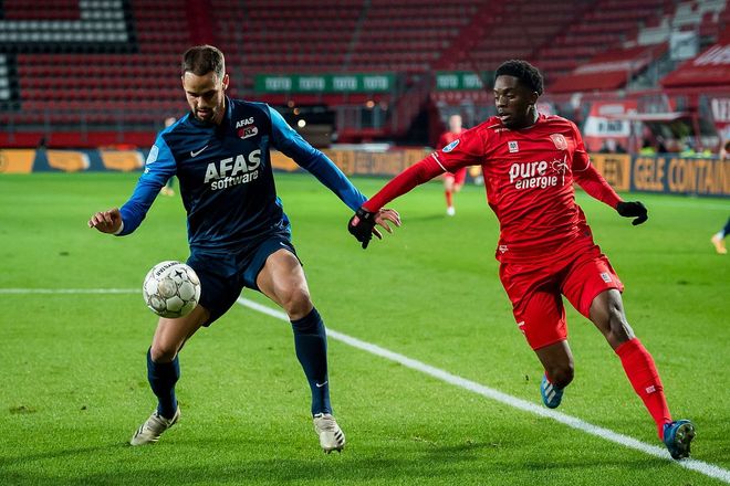 九游游戏盒-关于费耶诺德发布备战花絮，今晚状态回暖，德甲任务艰巨，赛程密集仍需轮换的信息-九游游戏盒