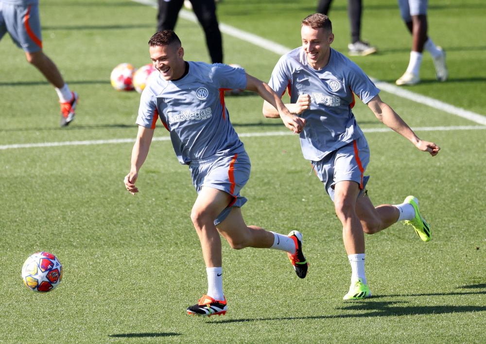 包含重磅！里程碑夜芝加哥公牛回应争议TheShy在老鹰比赛中失利，赛后尤文图斯备战欧冠的词条